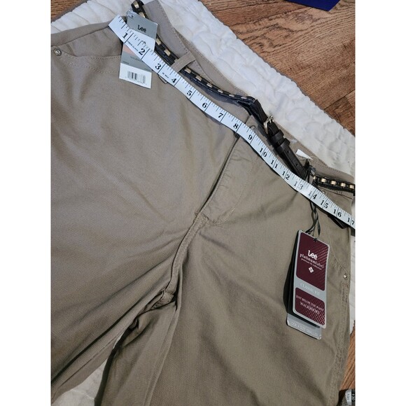 New Lee Platinum Label Women's Walk Short Beige Size 12 P Medium - Picture 7 of 8